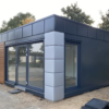 Oficina modular London de 6 x 4,70 m con panel sándwich de 150 mm