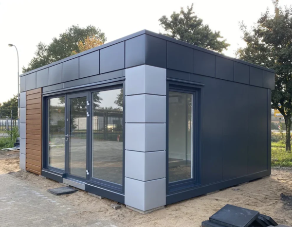Oficina modular London de 6 x 4,70 m con panel sándwich de 150 mm