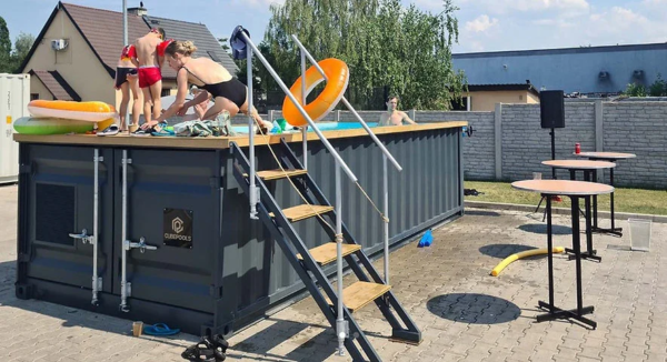 Piscina modular lista para usar de 6,2 m con terraza de composite