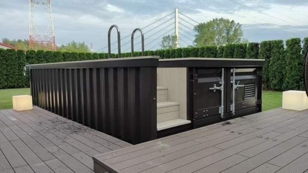 Piscina contenedor 6 metros One Tripper con terraza de cedro