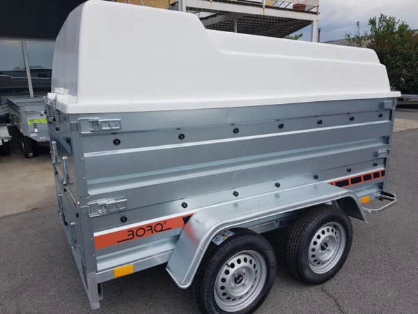 Remolque de dos ejes 750 kg Boro con laterales plegables y basculante